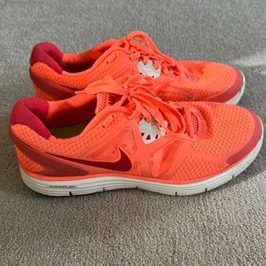 Nike Lunarglide 3 Women’s Running Shoes Sz 11, Bright Coral, Great Condition